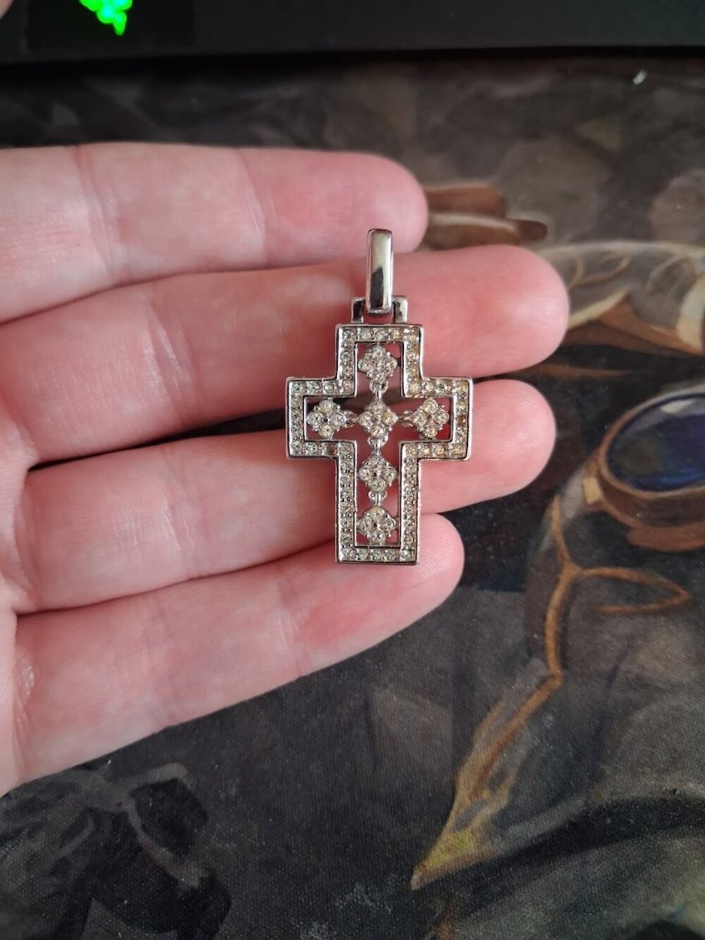 Cross pendant